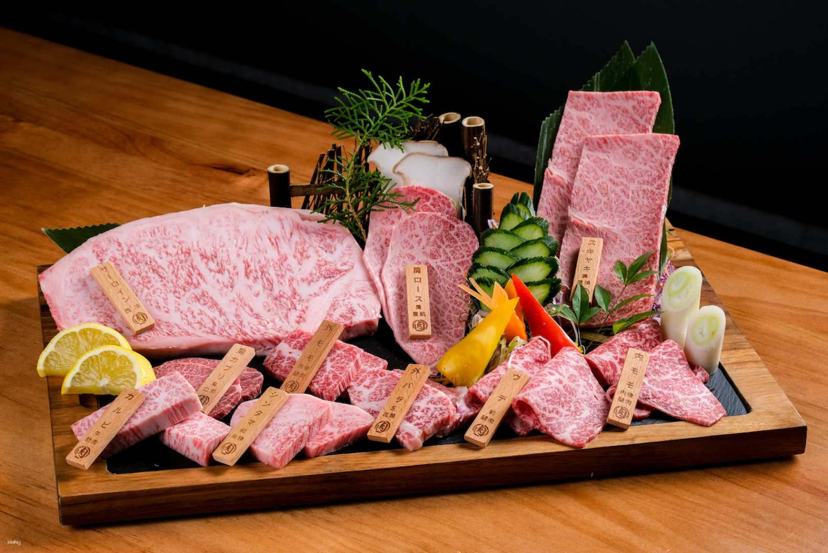 【Causeway Bay wagyu BBQ all-you-can-eat】all-you-can-eat A5 Ouka Beef yakiniku sets・A5 wagyu・Wagyu rare offal｜Miyazaki Niku Honpo - Photo 1 of 8